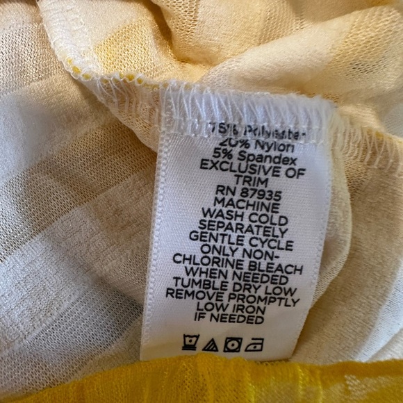 Susan Graver 2XL Yellow White Layered Ruffle Striped Sleeveless Flowy Blouse. - Picture 6 of 9